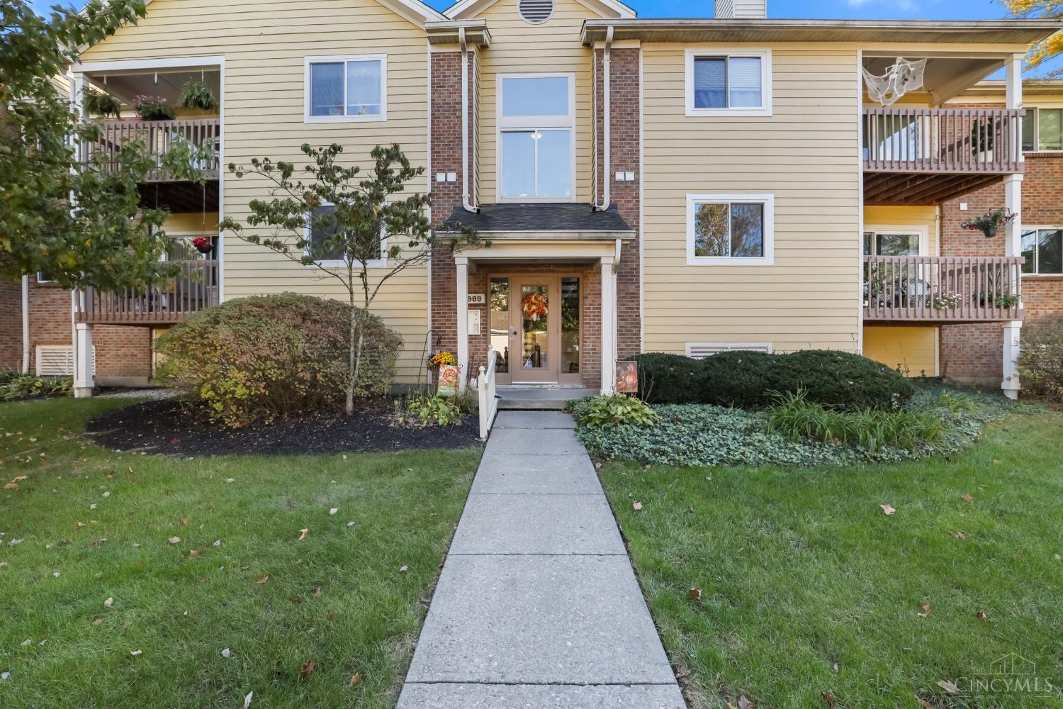 989 Cedar Ridge Drive, Unit 2 Cincinnati, OH 45245 - Photo 5 of 37 Gallery Image 5