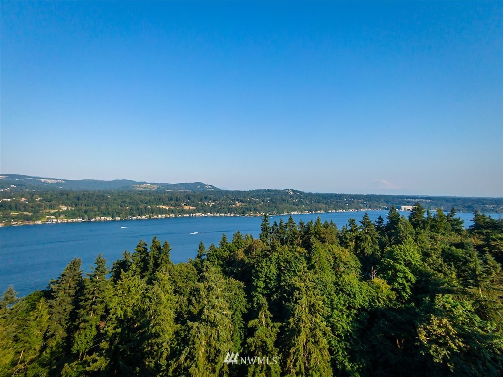4463 East Mercer Way Mercer Island, WA 98040 - Photo 3 of 36
