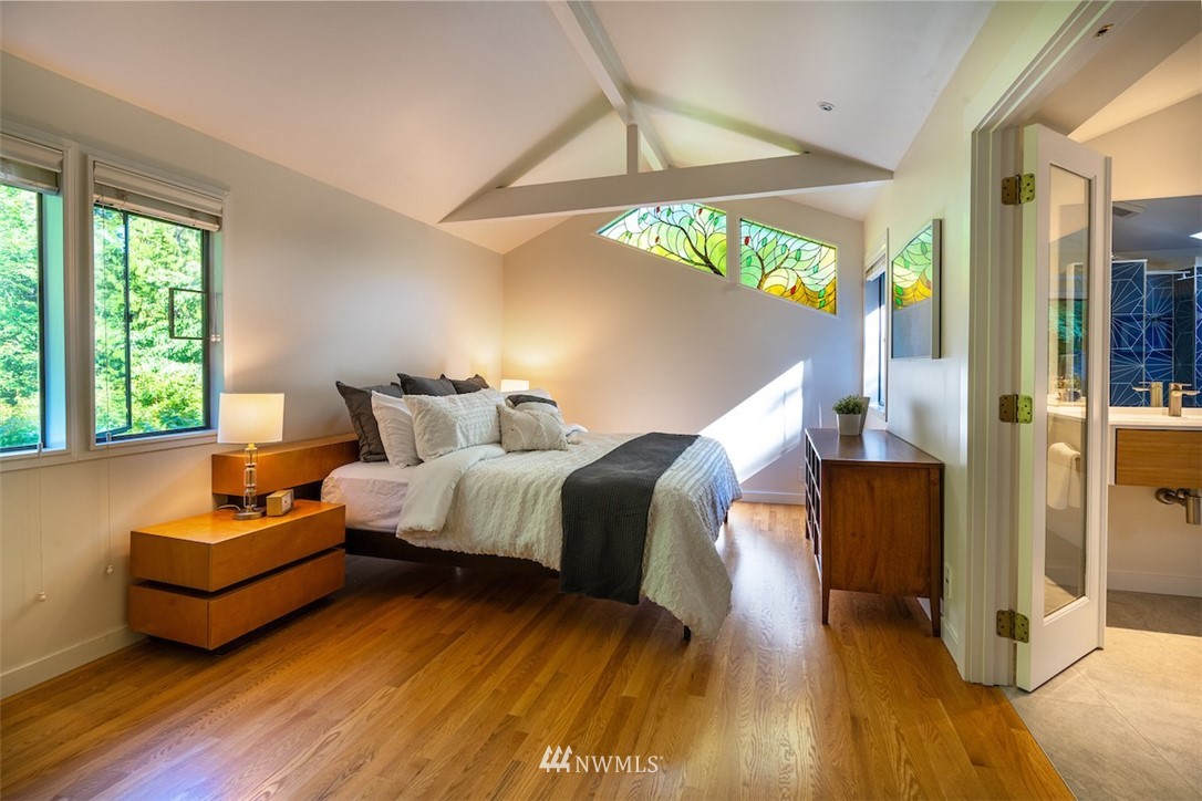 4463 East Mercer Way Mercer Island, WA 98040 - Photo 22 of 36