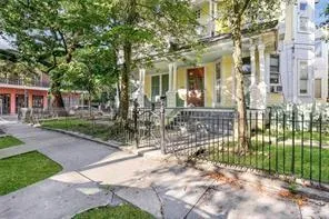 $1,700 | 1104 Third Street, Unit 2C, New Orleans, LA 70130