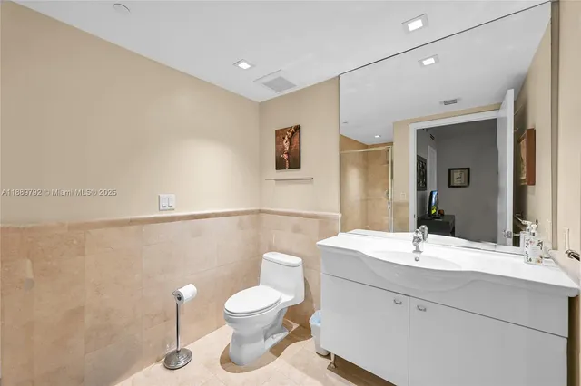 $9,800 | 1850 South Ocean Drive, Unit 4001, Hallandale Beach, FL 33009