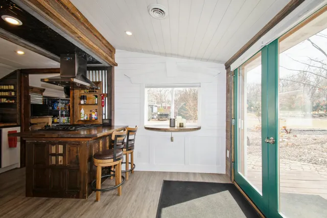 $550,000 | 25565 Smithtown Road, Excelsior, MN 55331