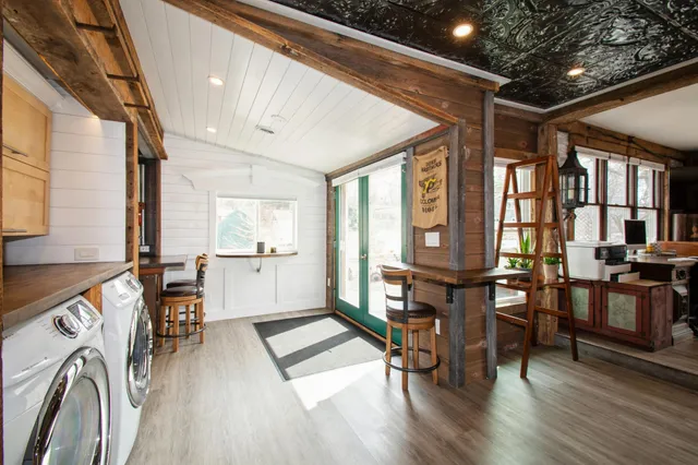 $550,000 | 25565 Smithtown Road, Excelsior, MN 55331