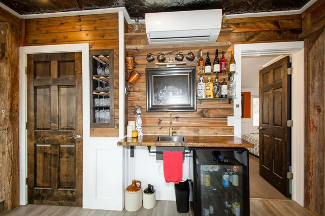 $550,000 | 25565 Smithtown Road, Excelsior, MN 55331