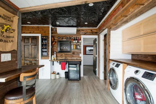 $550,000 | 25565 Smithtown Road, Excelsior, MN 55331