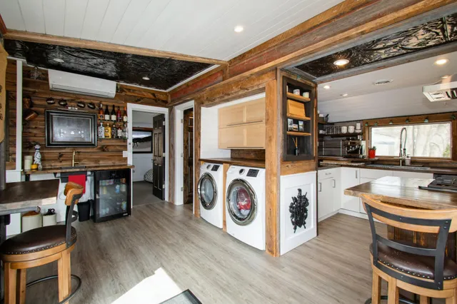 $550,000 | 25565 Smithtown Road, Excelsior, MN 55331