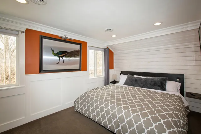 $550,000 | 25565 Smithtown Road, Excelsior, MN 55331