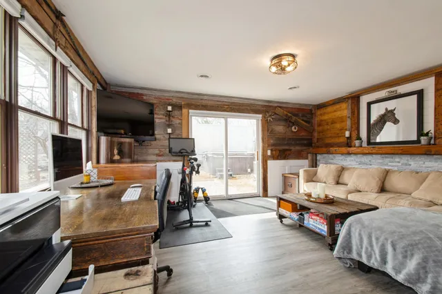 $550,000 | 25565 Smithtown Road, Excelsior, MN 55331