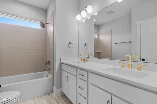 $999,900 | 8309 Winding Crk Circle, Wilmington, NC 28411