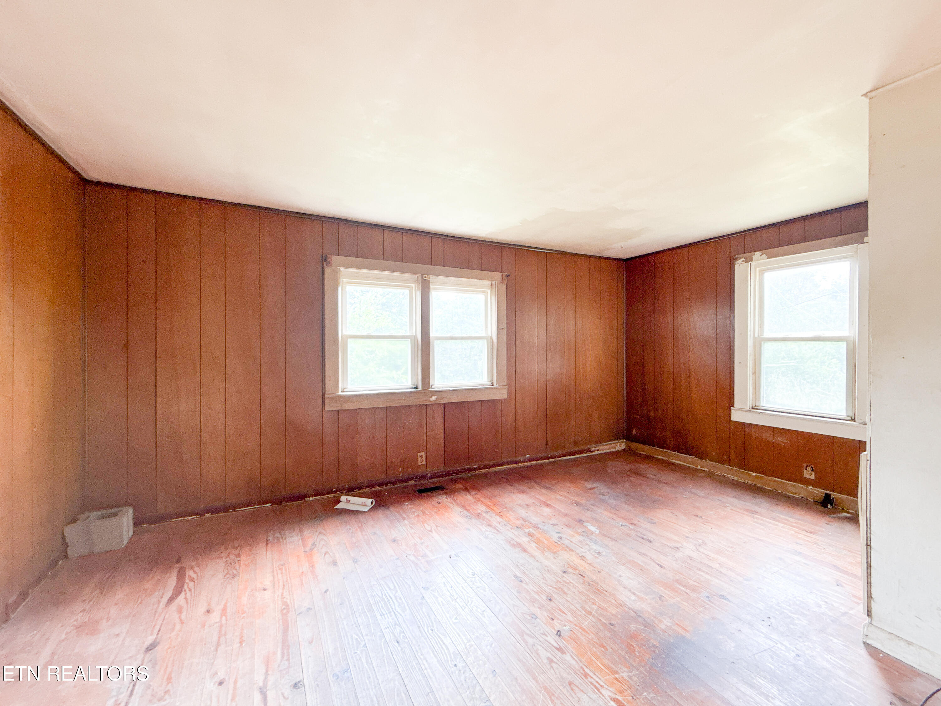 2518 Roseberry Road Mascot, TN 37806 - Photo 8 of 41 033-SMALL