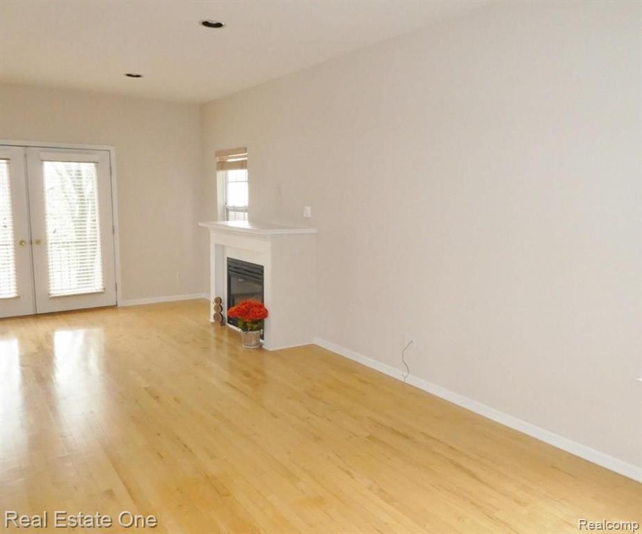 2660 Crooks Road Royal Oak, MI 48073 - Photo 16 of 33