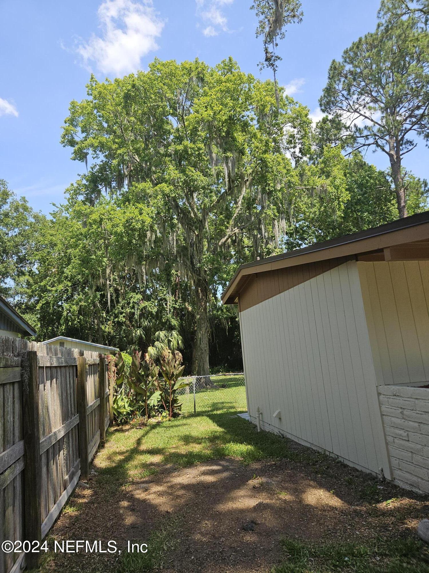 935 Granville Road Jacksonville, FL 32205 - Photo 5 of 30 20240610_152844