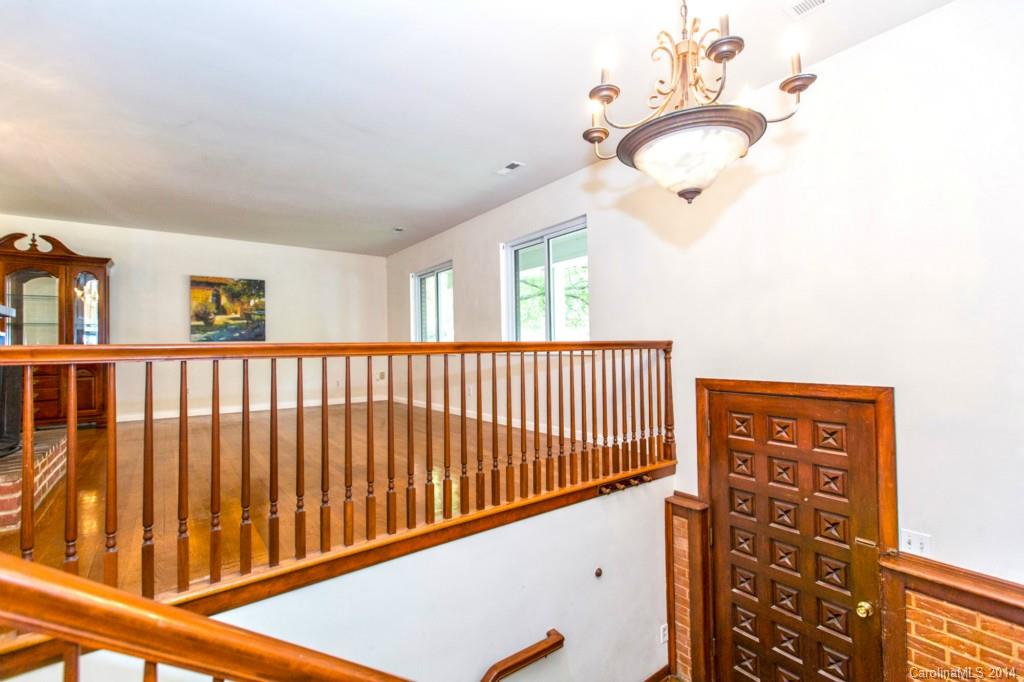 5619 Robinhood Road Charlotte, NC 28211 - Photo 3 of 22 Gallery Image 3