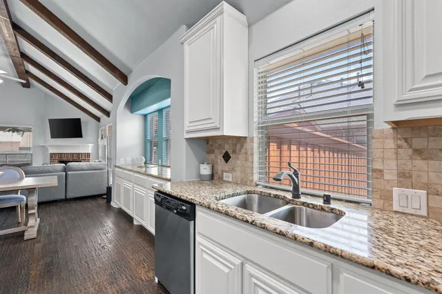 a view of house with garden