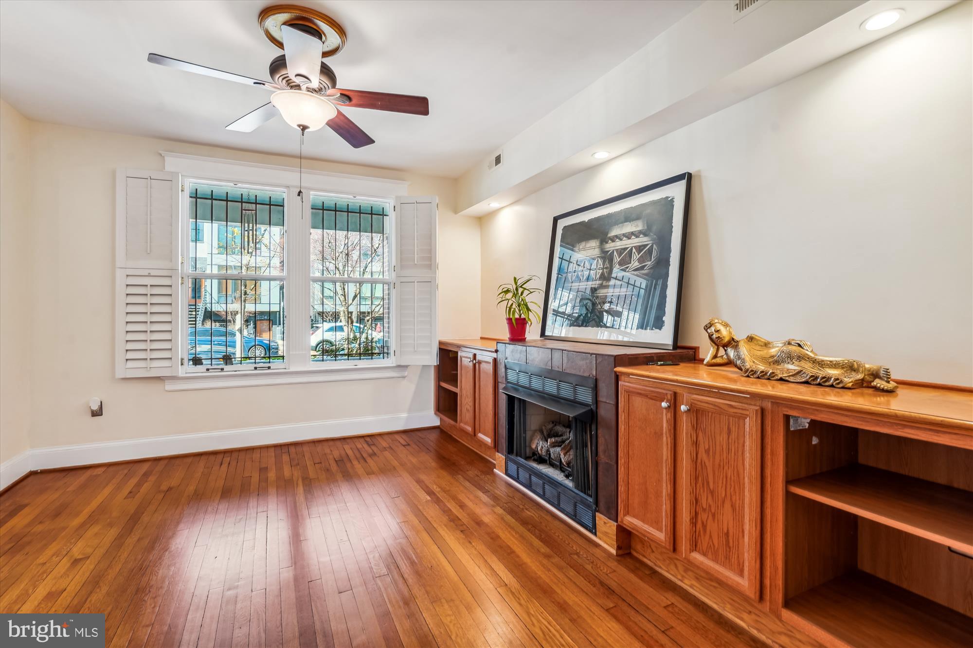 2125 3rd Street Northeast Washington, DC 20002 - Photo 20 of 64 Living Room