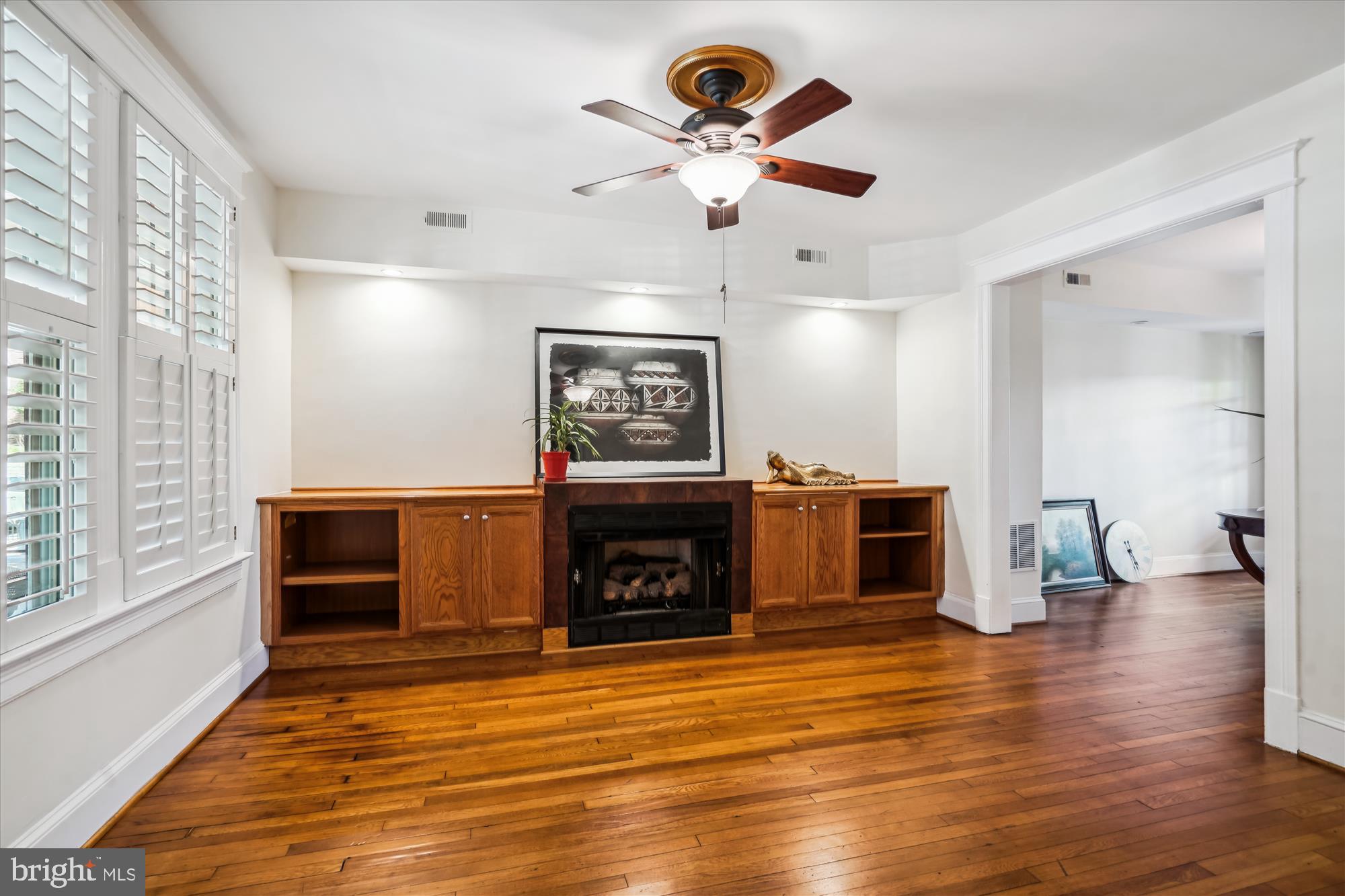 2125 3rd Street Northeast Washington, DC 20002 - Photo 22 of 64 Living Room