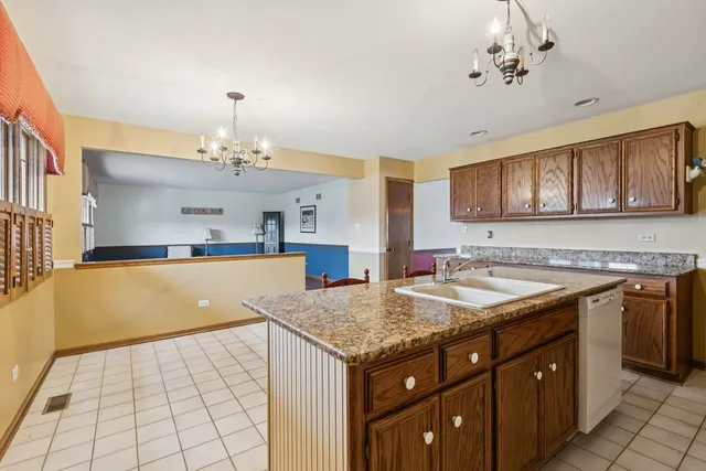 $374,900 | 16213 84th Avenue, Tinley Park, IL 60477