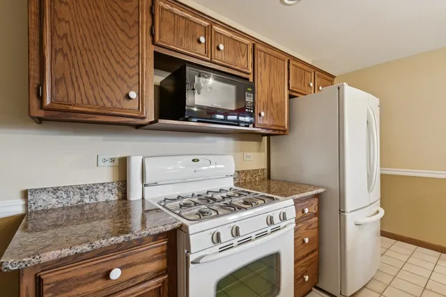 $374,900 | 16213 84th Avenue, Tinley Park, IL 60477