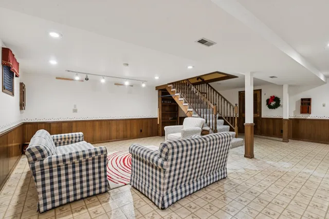 $374,900 | 16213 84th Avenue, Tinley Park, IL 60477