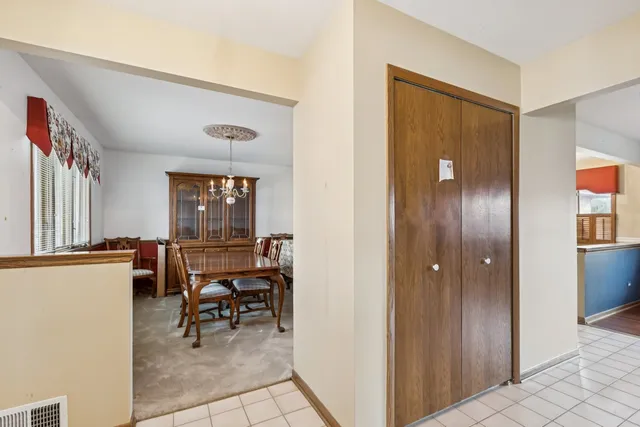 $374,900 | 16213 84th Avenue, Tinley Park, IL 60477