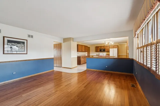 $374,900 | 16213 84th Avenue, Tinley Park, IL 60477