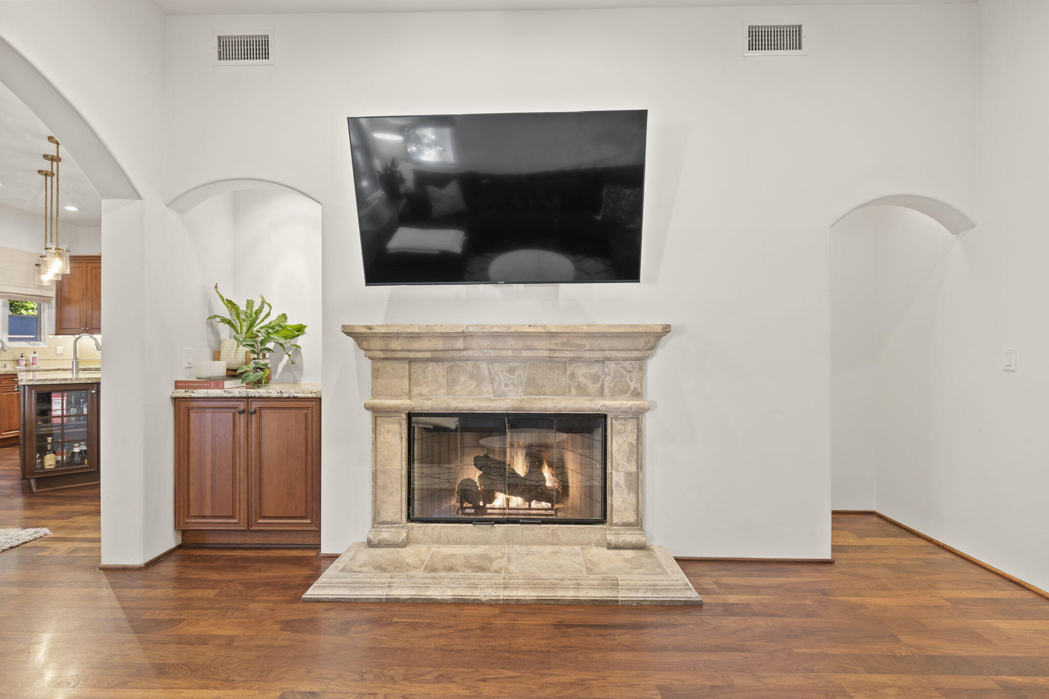 4384 Modoc Road Santa Barbara, CA 93110 - Photo 16 of 75 16-web-or-mls-UpmarketMedia_4384Mod-45