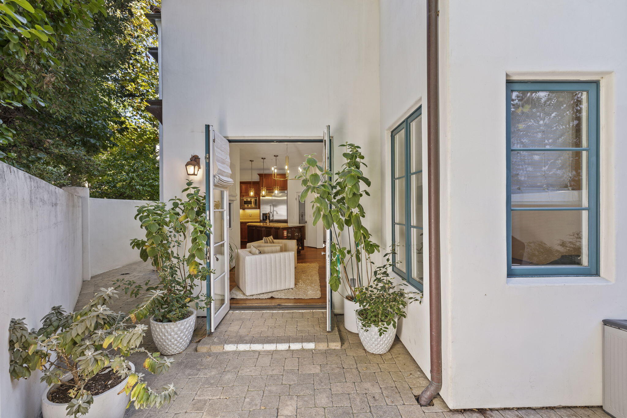 4384 Modoc Road Santa Barbara, CA 93110 - Photo 30 of 75 30-web-or-mls-UpmarketMedia_4384Mod-93