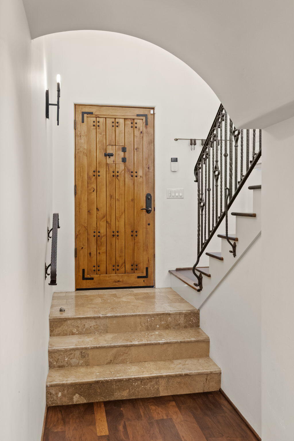 4384 Modoc Road Santa Barbara, CA 93110 - Photo 9 of 75 9-web-or-mls-UpmarketMedia_4384Mod-51