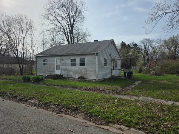 $85,000 | 437 Fairmount Road, Kingsford Heights, IN 46346