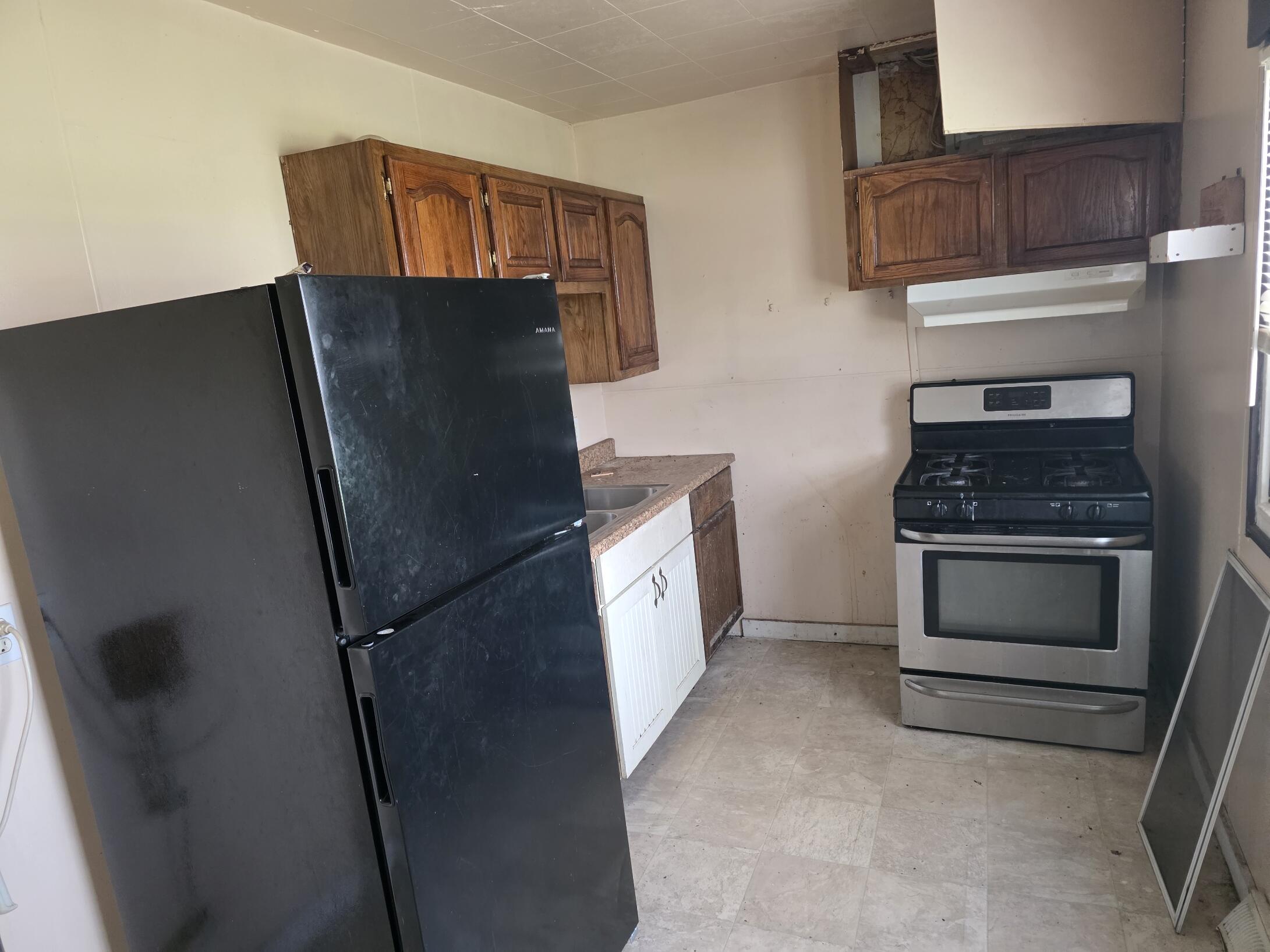 437 Fairmount Road Kingsford Heights, IN 46346 - Photo 2 of 8 2181x1636