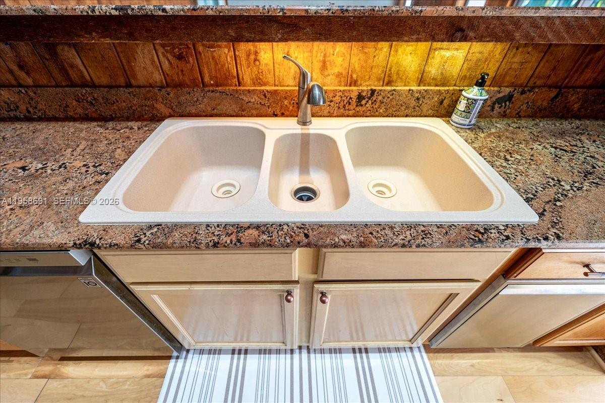 3 Gumbo Limbo Way Sewall's Point, FL 34996 - Photo 29 of 64