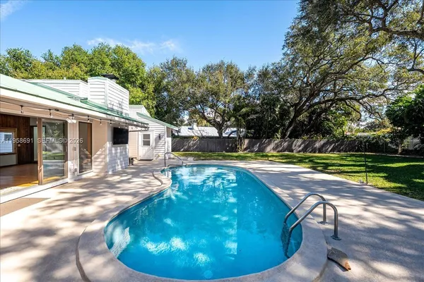 $989,000 | 3 Gumbo Limbo Way, Sewall's Point, FL 34996