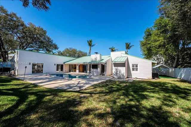 $989,000 | 3 Gumbo Limbo Way, Sewall's Point, FL 34996