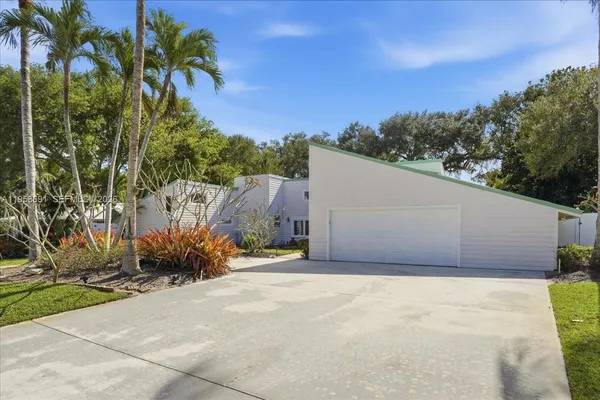 $989,000 | 3 Gumbo Limbo Way, Sewall's Point, FL 34996