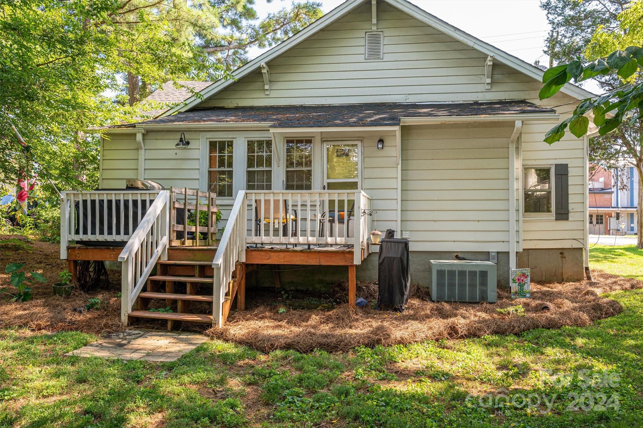206 6th Street Southwest Conover, NC 28613 - Photo 2 of 25 Gallery Image 2