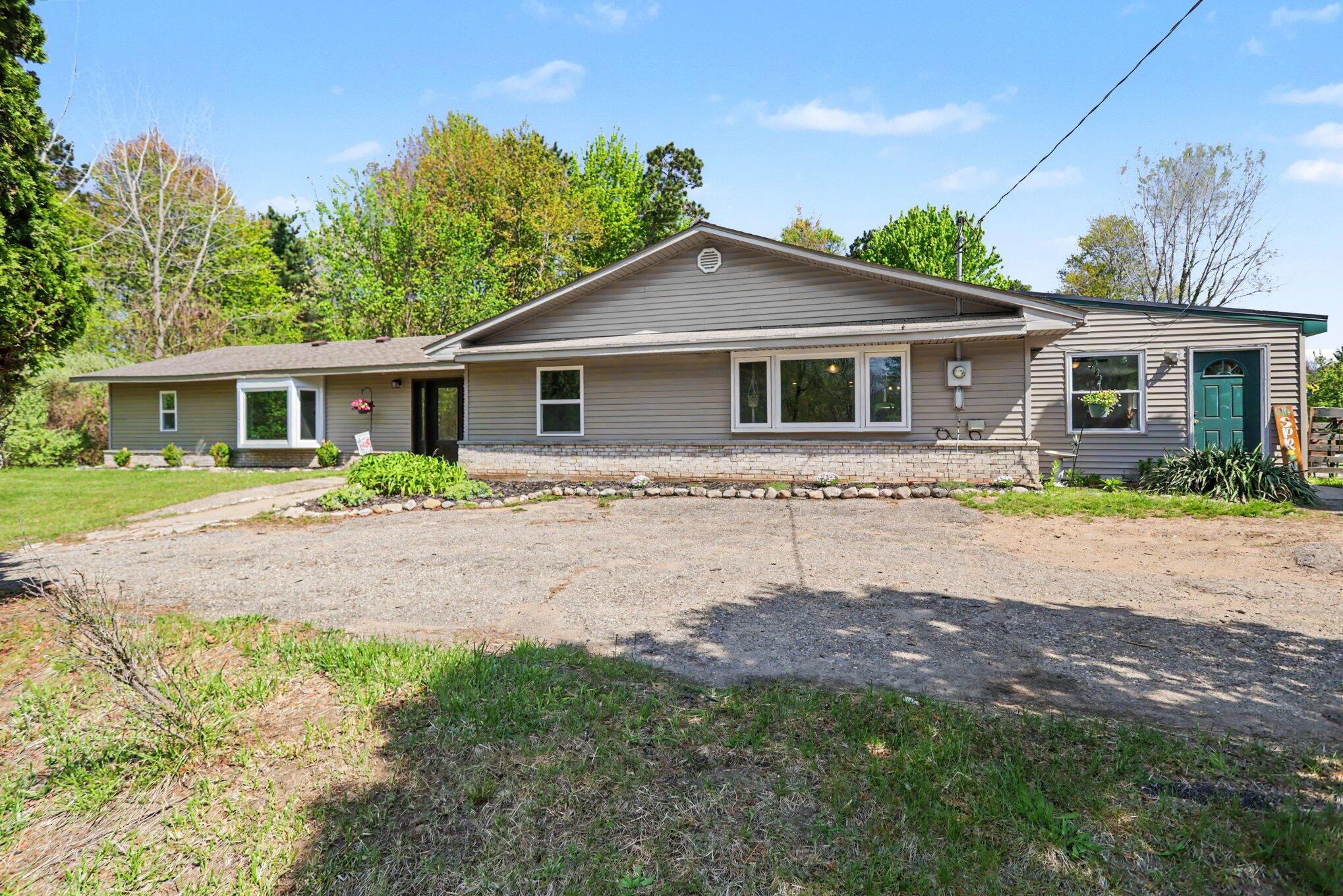 13321 R-Drive North Battle Creek, MI 49014 - Photo 2 of 36 002_file_2477