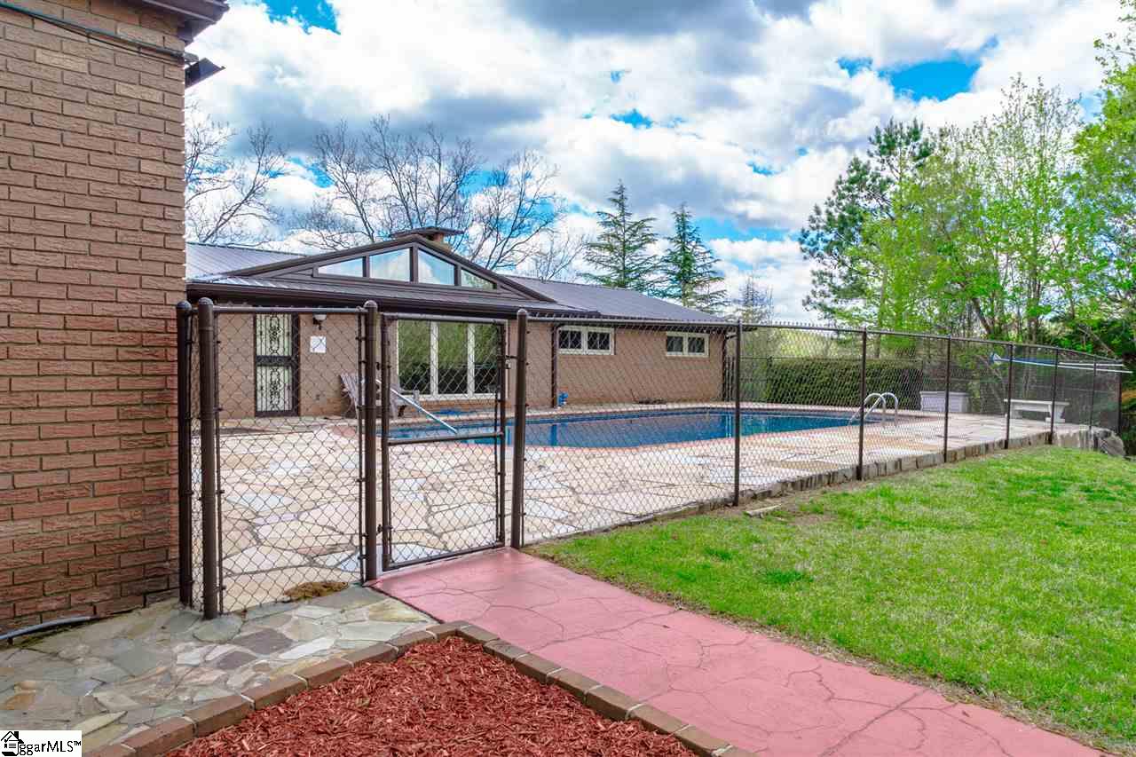 1210 Farrs Bridge Road Greenville, SC 29617 - Photo 6 of 36 Gallery Image 6