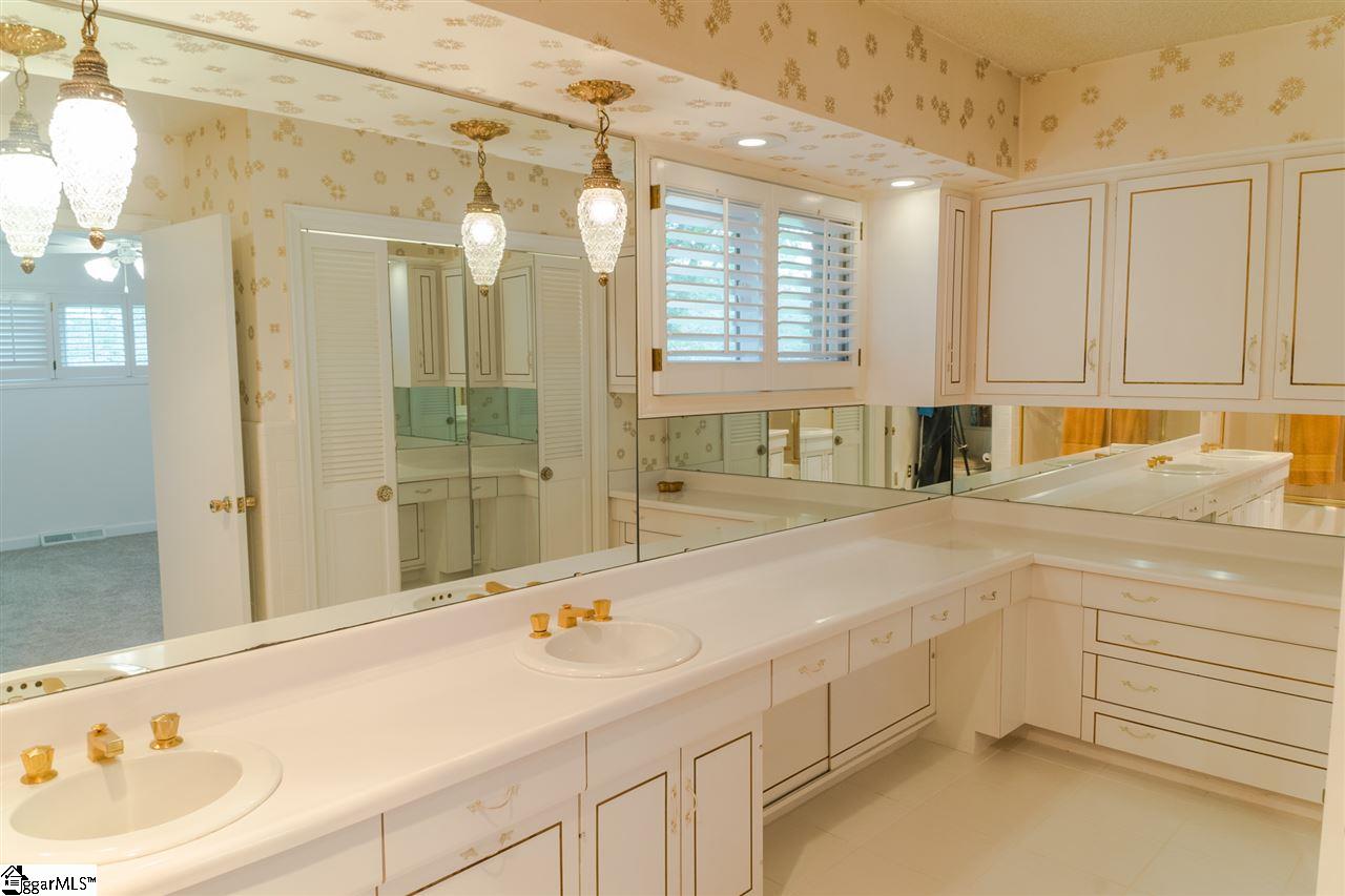 1210 Farrs Bridge Road Greenville, SC 29617 - Photo 10 of 36 Gallery Image 10