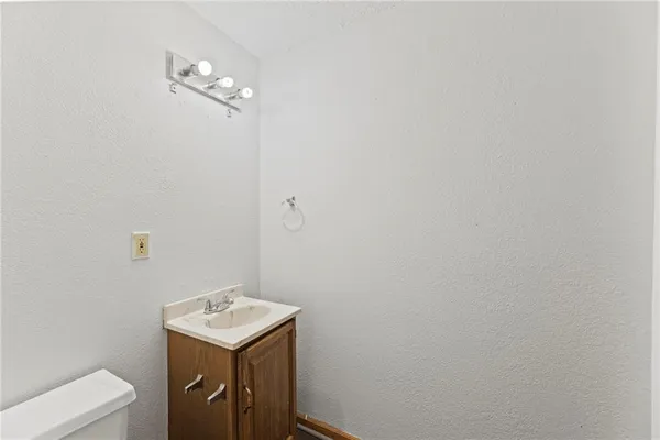 $275,000 | 1523 East 123rd Terrace, Olathe, KS 66061