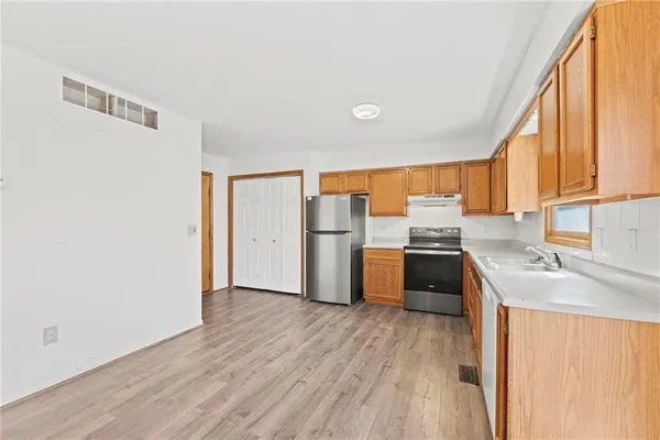 $275,000 | 1523 East 123rd Terrace, Olathe, KS 66061