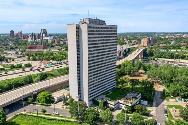 $88,000 | 1920 South 1st Street, Unit 408, Minneapolis, MN 55454