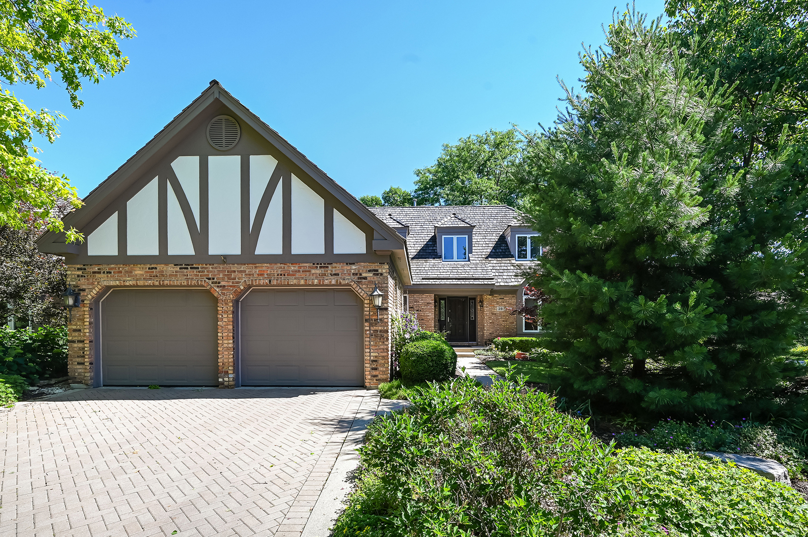 28 Lake Ridge Club Drive Burr Ridge, IL 60527 - Photo 2 of 52