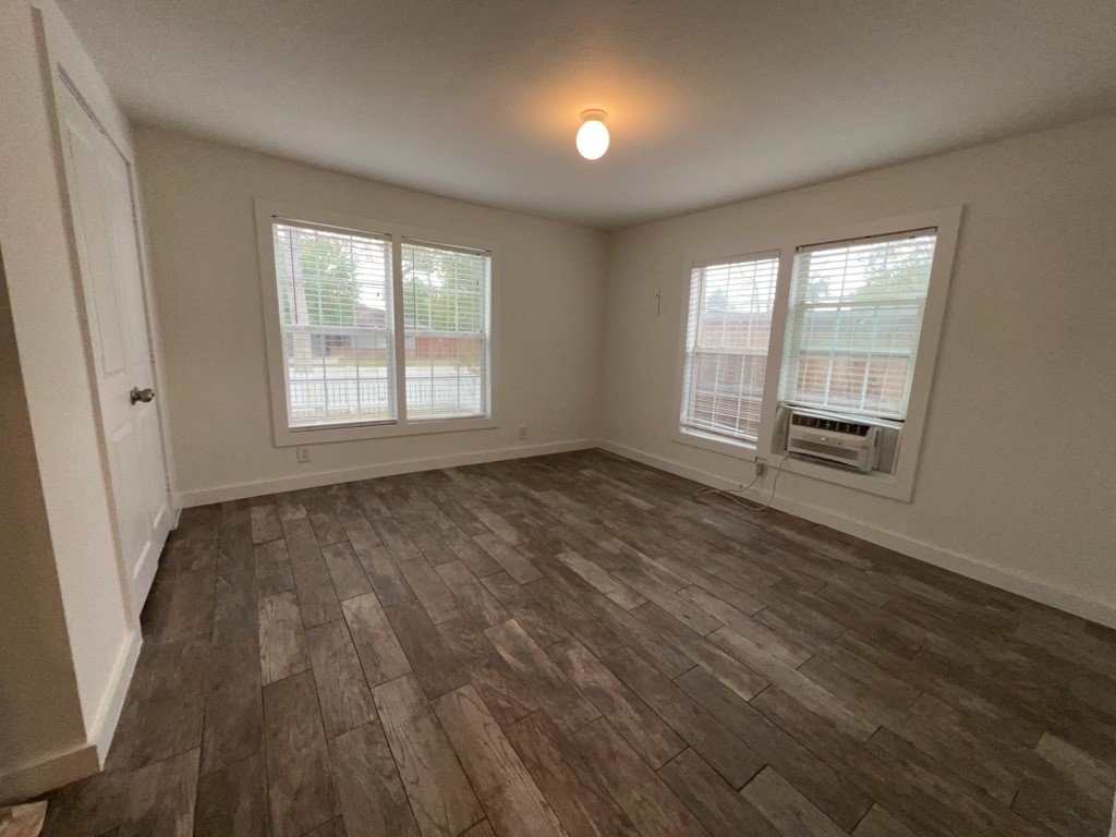 1917 Thonig Road Houston, TX 77055 - Photo 8 of 13