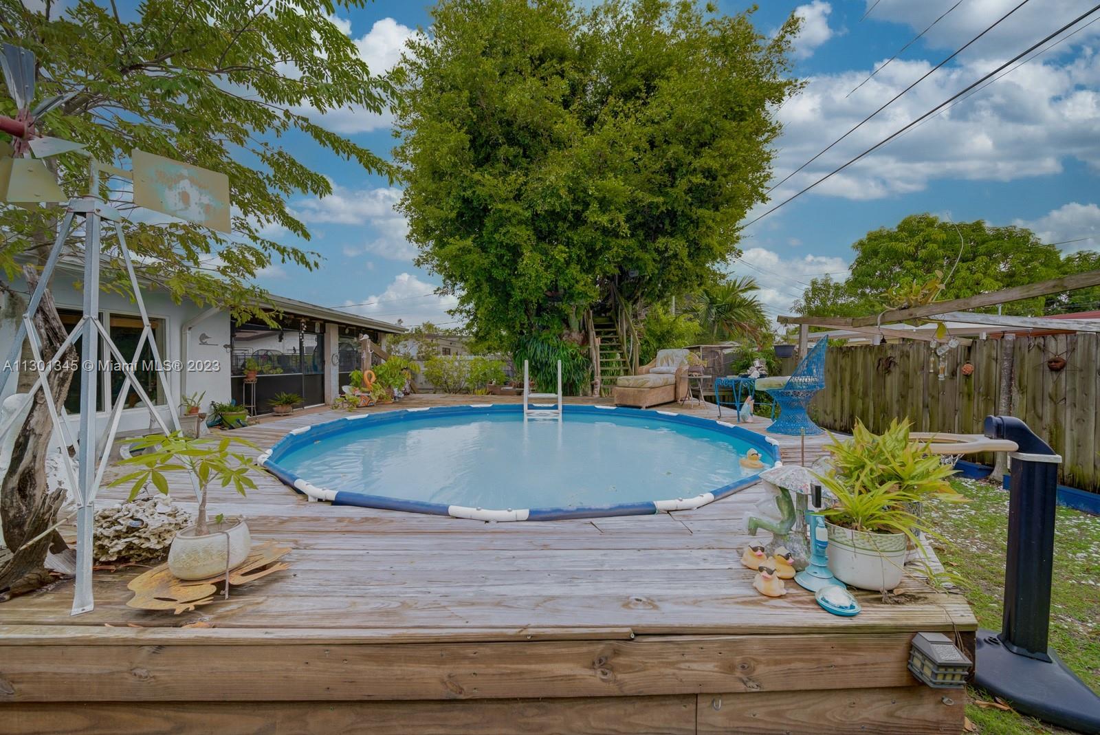 9520 April Road Cutler Bay, FL 33157 - Photo 6 of 26 a view of small pool