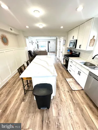 $3,200 | 842 East Cathedral Road, Philadelphia, PA 19128