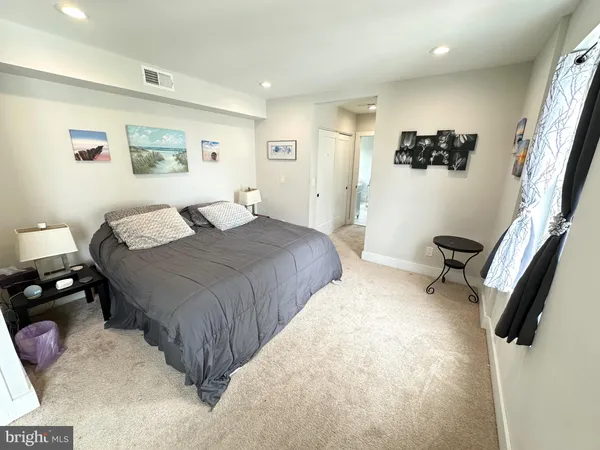 $3,200 | 842 East Cathedral Road, Philadelphia, PA 19128