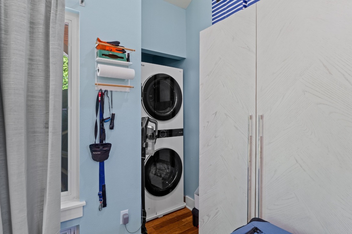 504 East 38th 1/2 Street Austin, TX 78751 - Photo 21 of 29 a utility room with dryer and washer
