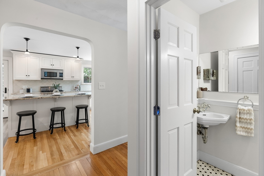 49 Hillsdale Road Arlington, MA 02476 - Photo 19 of 37 Gallery Image 19