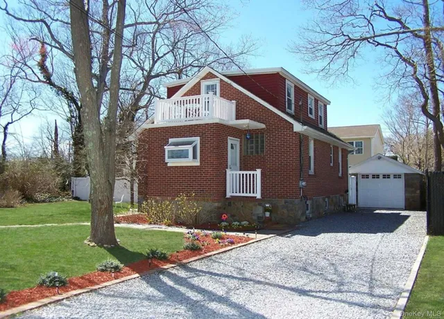 $489,000 | 36 Columbine Road, Rocky Point, NY 11778