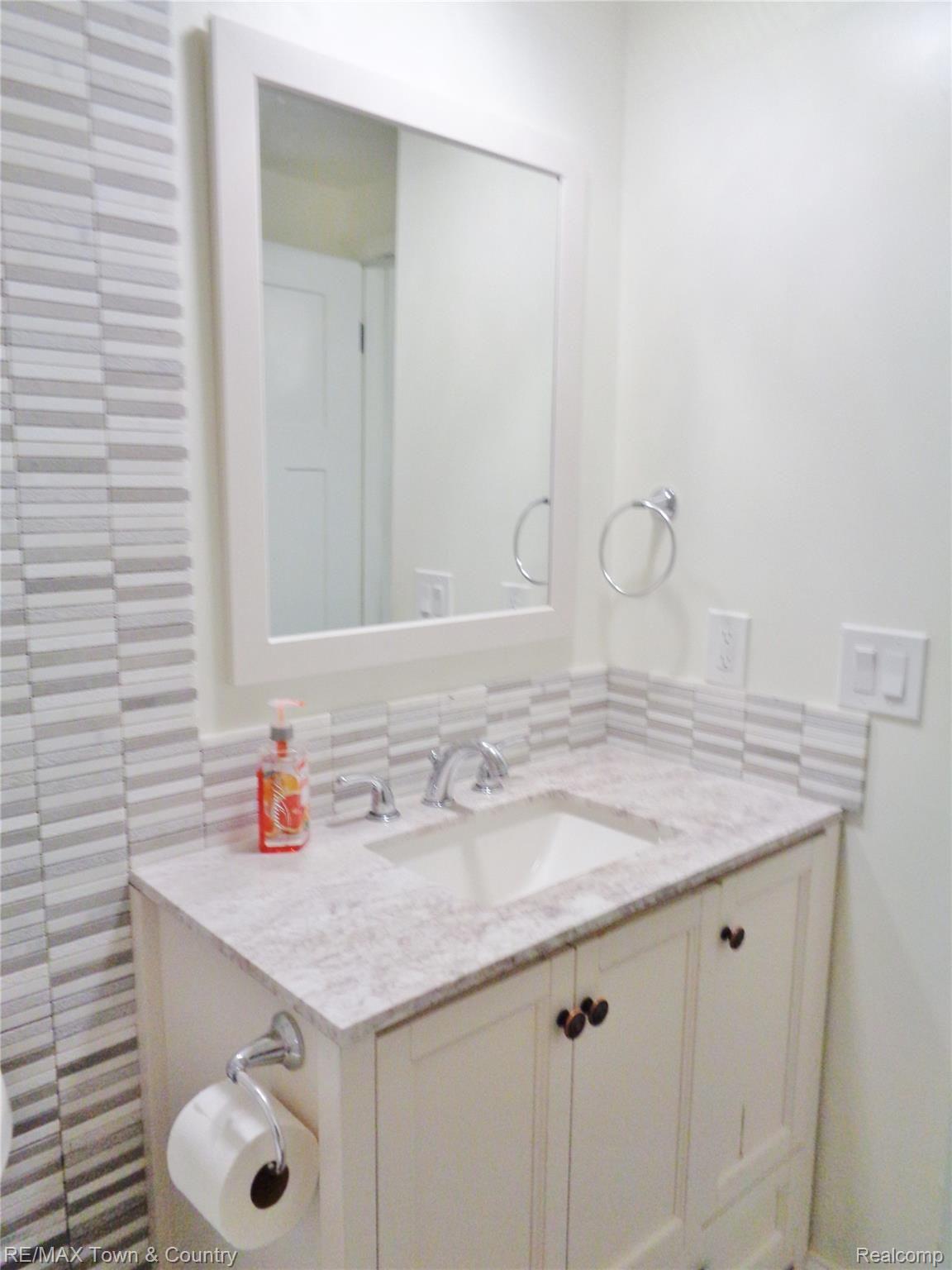 5888 South County Line Road Durand, MI 48429 - Photo 32 of 35 DSC01848.JPG